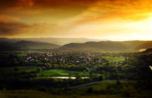 Apus deasupra unui sătuc (foto Alex Robciuc)
