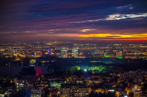 Vedere panoramică, noaptea