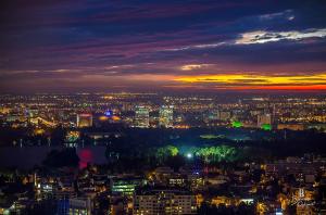 Vedere panoramică, noaptea